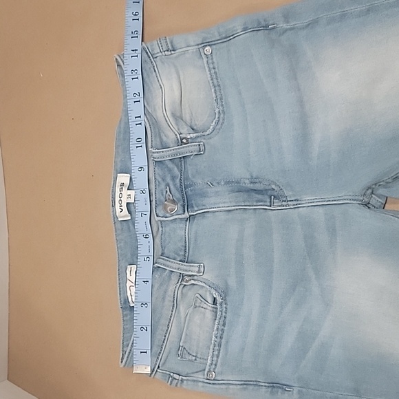 Vigoss, Size 28, Thompson Tomboy Jeans, Light Wash, Gently Used Condition. - Picture 3 of 14